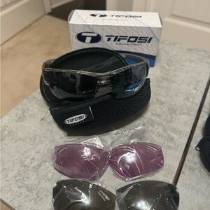 NIB TIFOSI Slope Interchangeable Sunglasses